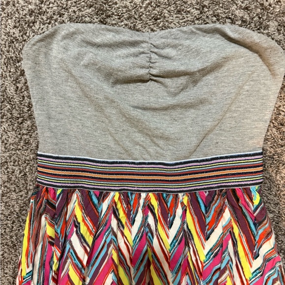 Xhilaration Multicolor Strapless Chevron Dress size Medium - Picture 2 of 3